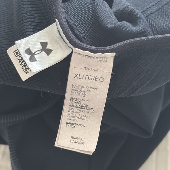 Under Armour Sports Bra - Picture 5 of 5